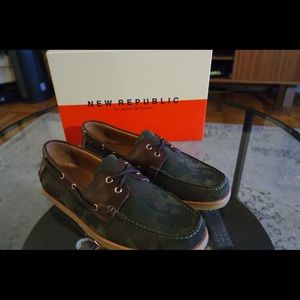 Men's Designer Boat Shoes, size 10, camo print
